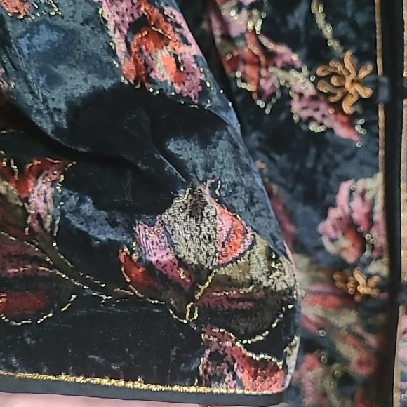 Velvet Jacket - Picture 4 of 7